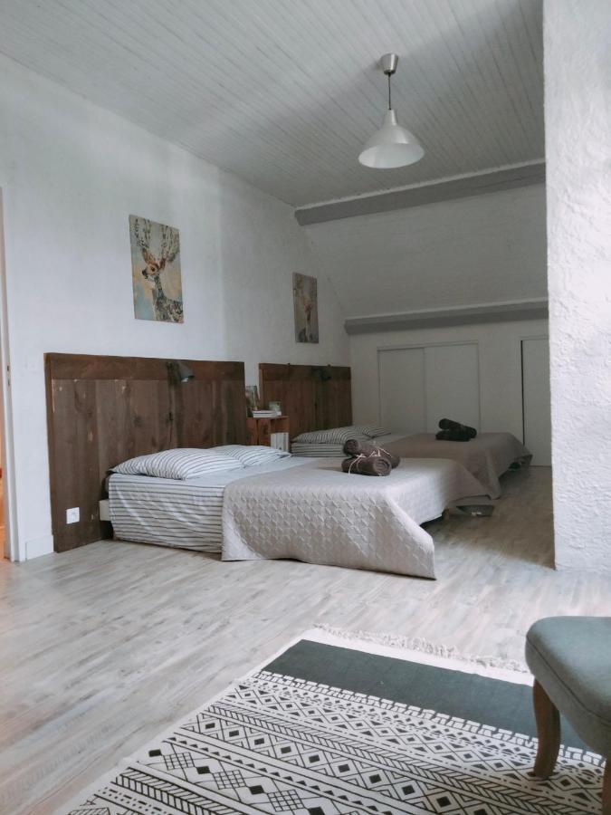 Chambre Familiale Anna "Mon Lit Au Pre" , Jusqu'A 4 Adultes Et 2 Enfants Avec Piscine Familles, Couples Ou Femmes Seulement Pontours Exterior foto