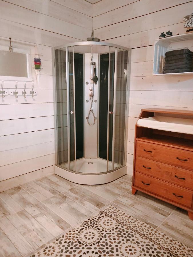 Chambre Familiale Anna "Mon Lit Au Pre" , Jusqu'A 4 Adultes Et 2 Enfants Avec Piscine Familles, Couples Ou Femmes Seulement Pontours Exterior foto